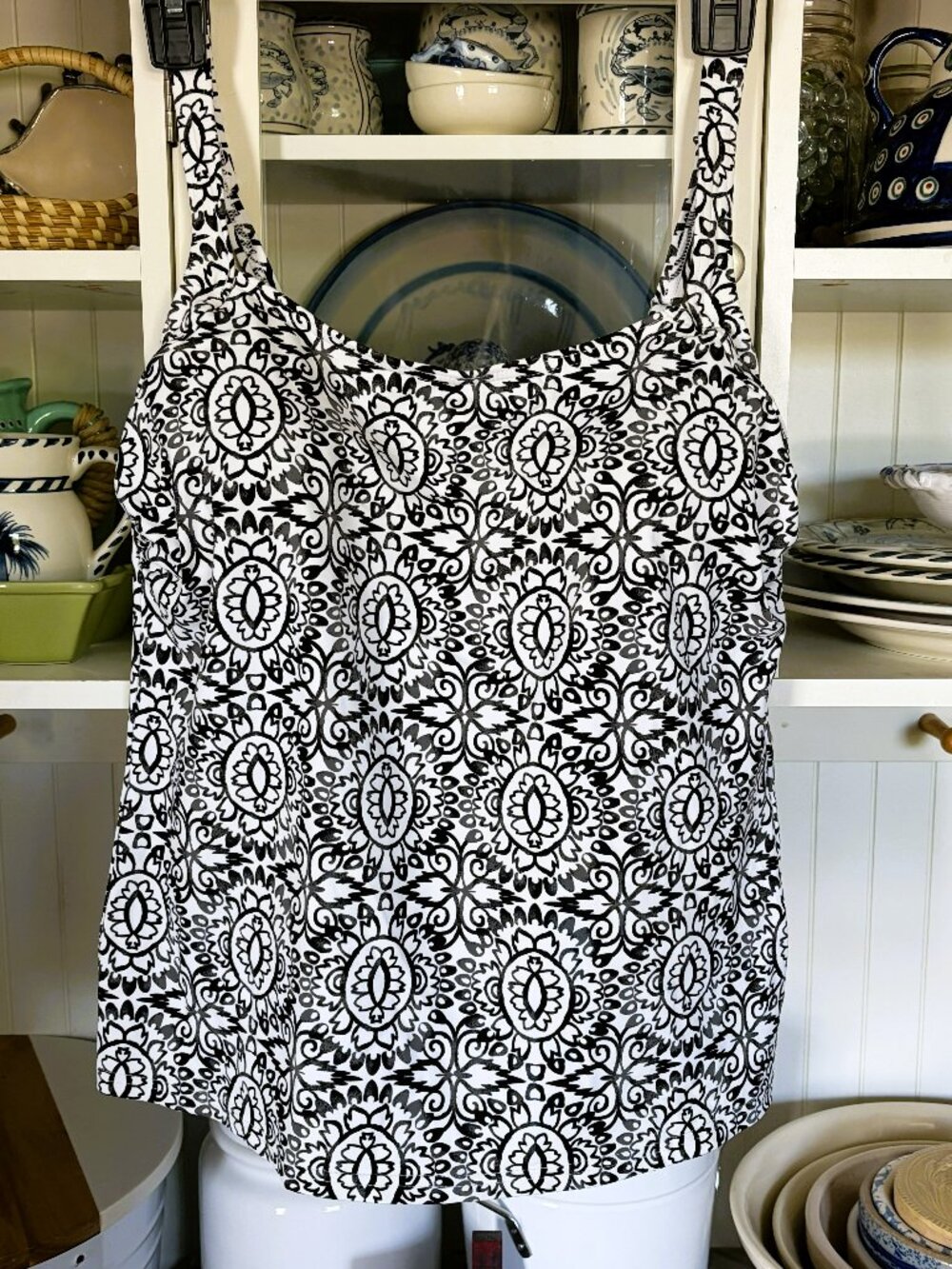 Lands End Tankini Swim Top Sz 10 Black & White Blossom Pattern